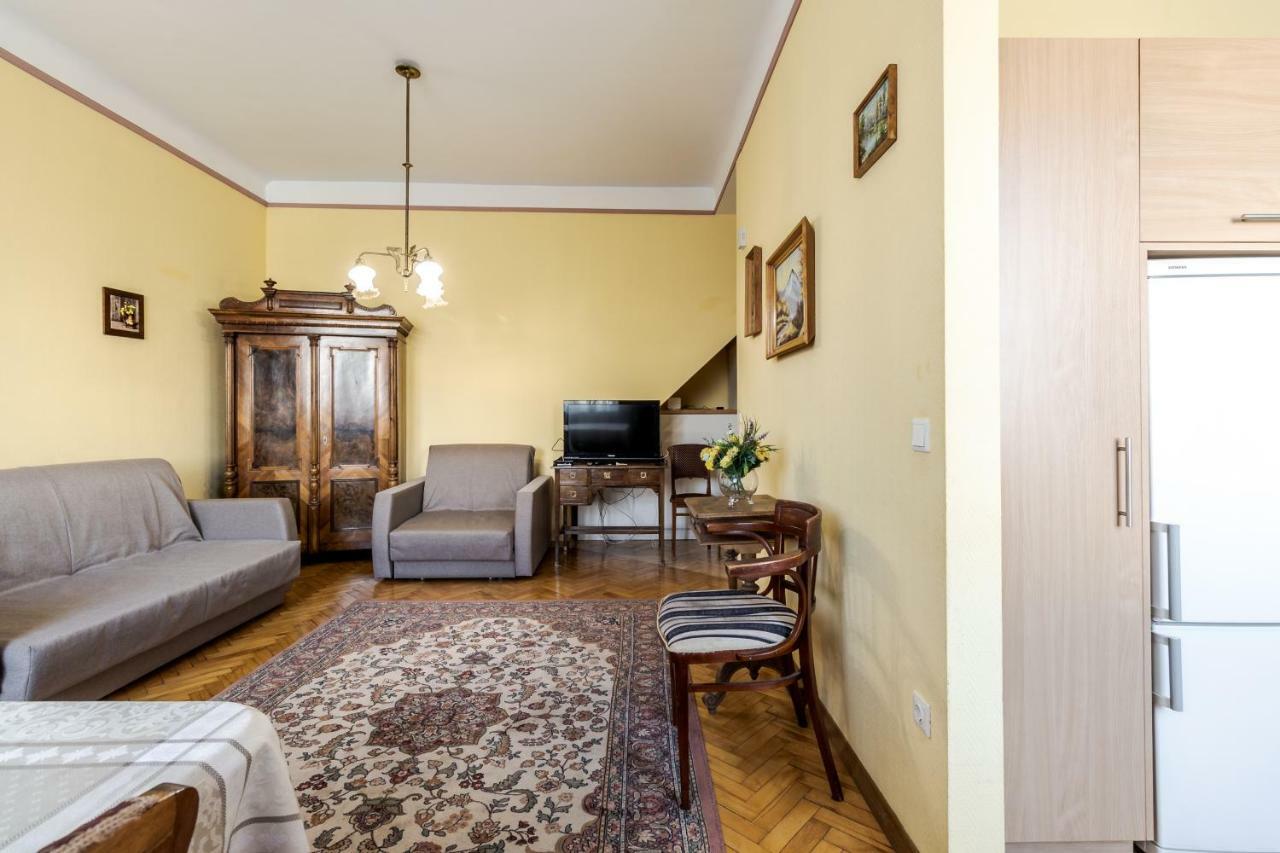 George Apartment Lviv Kültér fotó