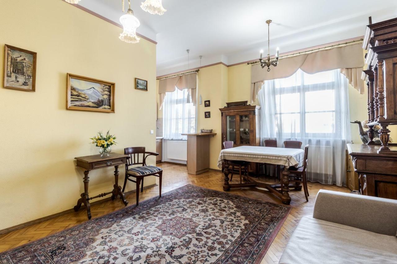 George Apartment Lviv Kültér fotó