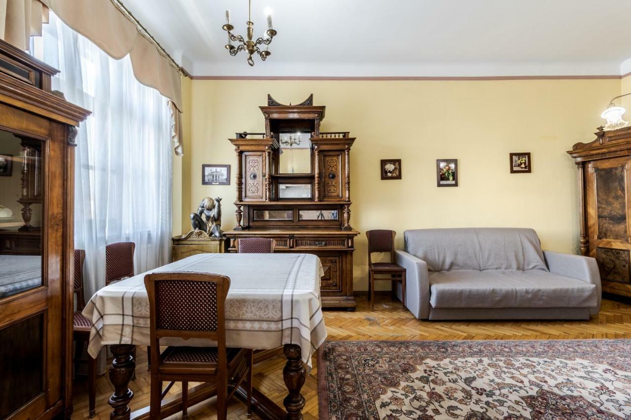 George Apartment Lviv Kültér fotó