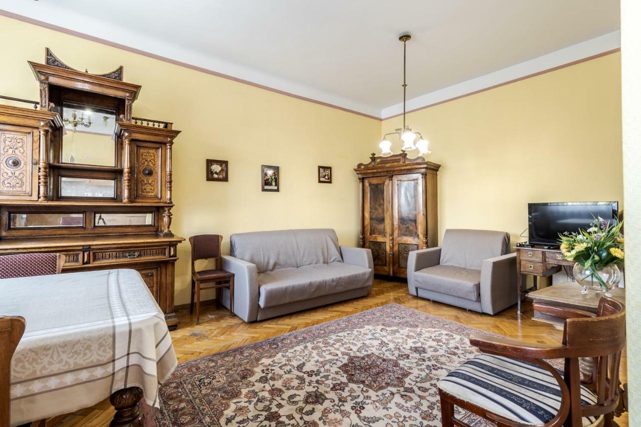 George Apartment Lviv Kültér fotó