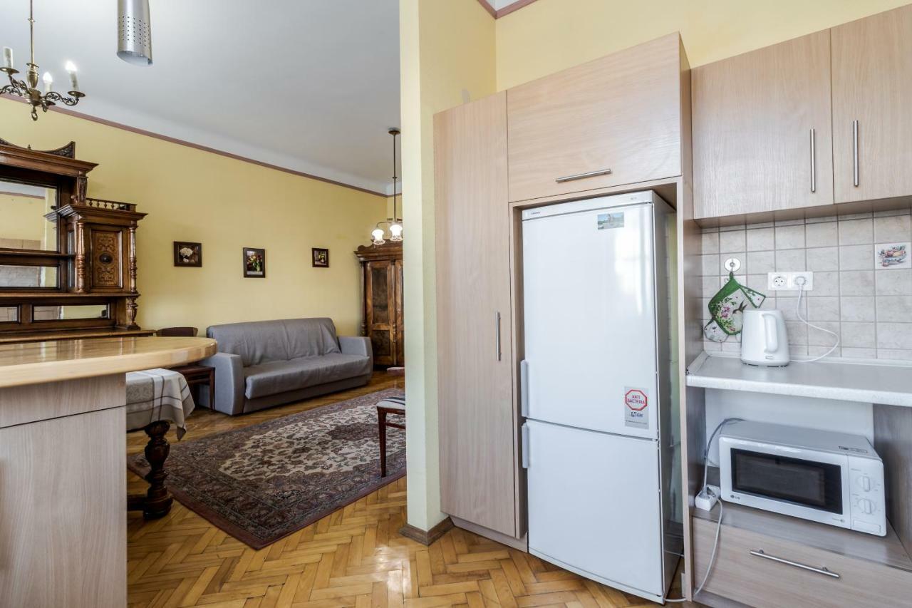 George Apartment Lviv Kültér fotó