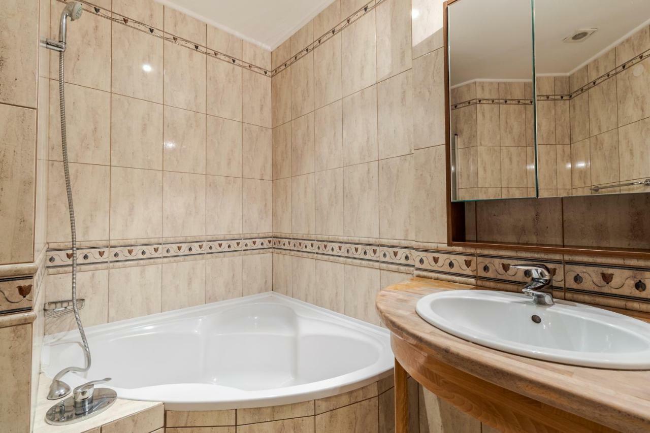 George Apartment Lviv Kültér fotó