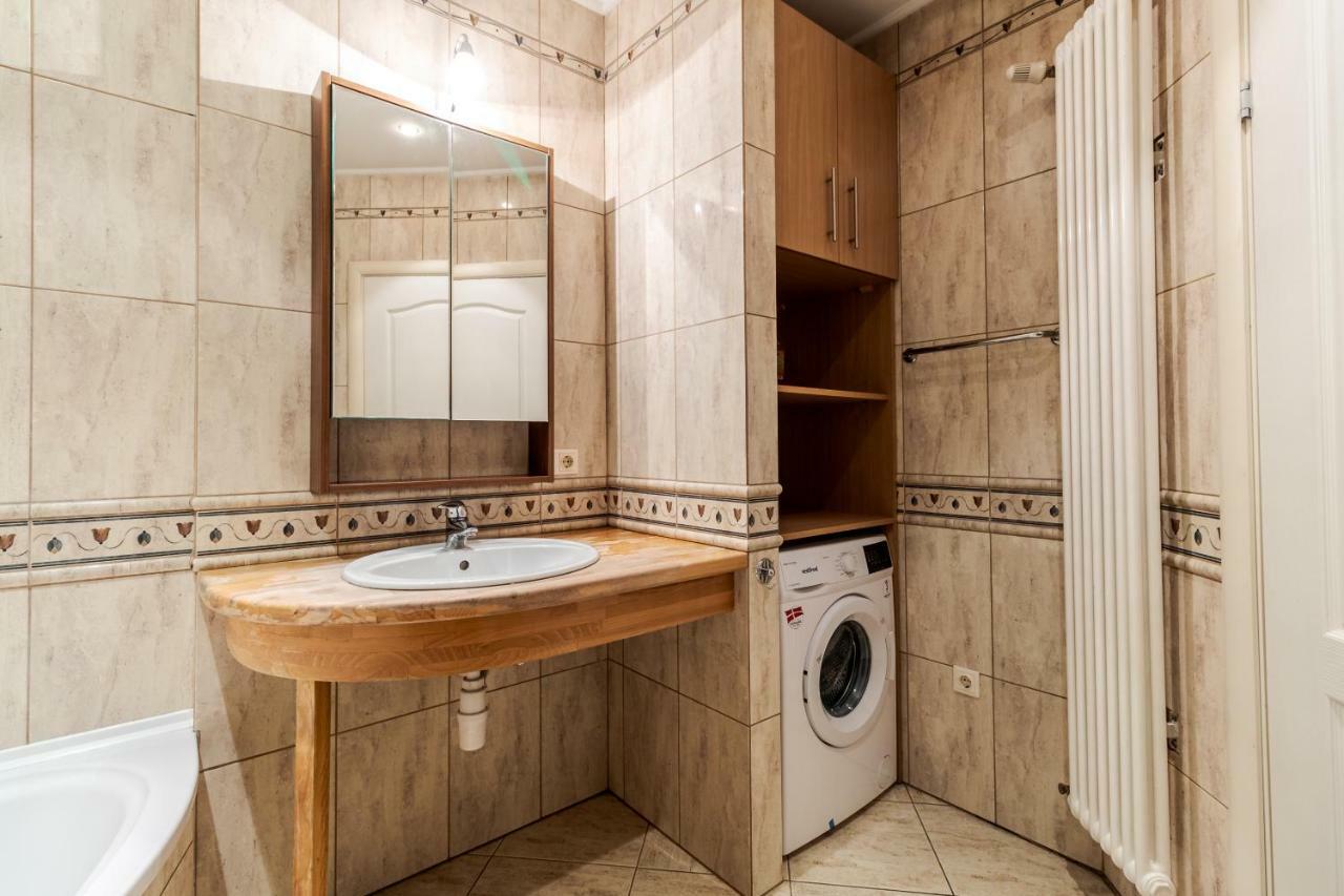 George Apartment Lviv Kültér fotó