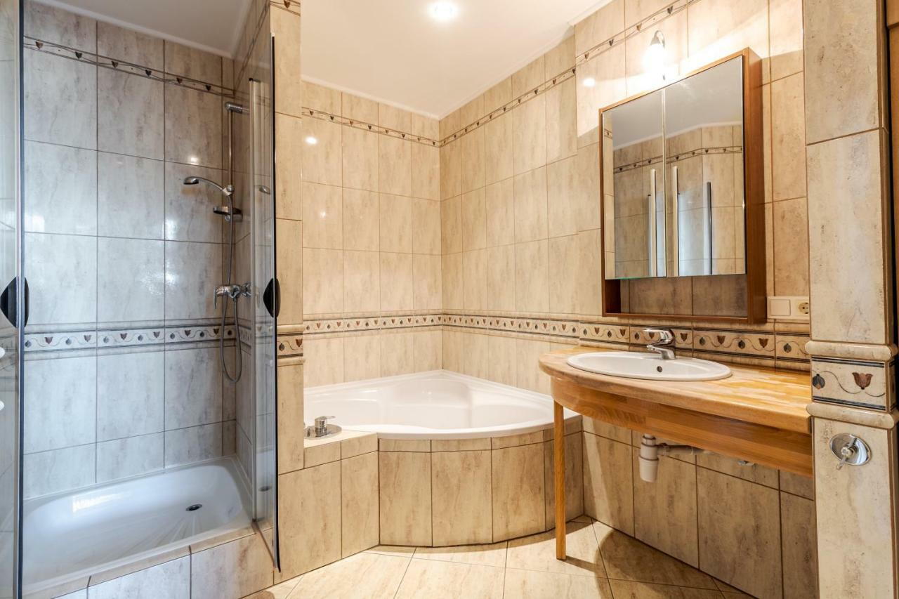 George Apartment Lviv Kültér fotó