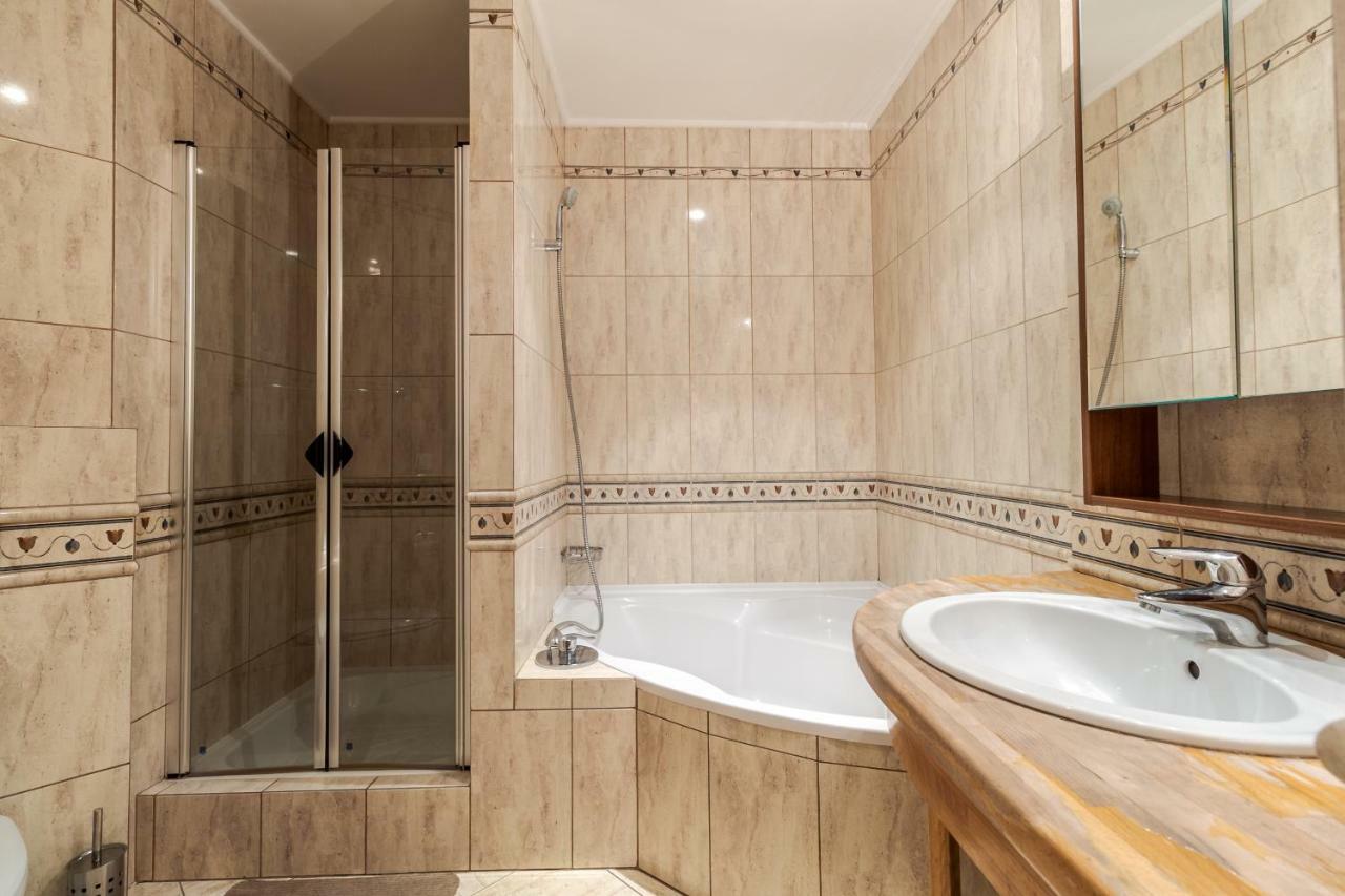 George Apartment Lviv Kültér fotó
